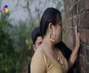 देसी गर्लफ्रेंड को जंगल में लेजाके चोदा हिन्दी from desi jungle mms