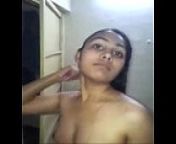 nadhiyaa indian desi beauty teen 18 from indian bathing