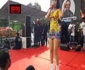 Indonesian Erotic Dance - Pretty Sintya Riske Wild Dance on stage from pemburu teroris