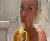 STUFFED A BANANA IN THE ASS from kuwait lady stuffing banana in pussy while sucking dick mms 3gp ampcd264amphlidampctclnkampglid