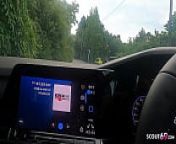 Reife T&uuml;rkin von zwei deutschen Typen auf dem Heimweg im Auto gefickt from mmf in car