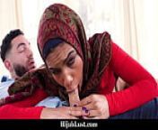 Stepbrother Teaching His Hijab Stepsis a Few Things About Pleasing a Man - Hijablust from jilbab big ass