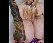 in review Dana's grip 12.6 inch dildo from Mr. Hankey's Toys from ishuzoku reviewers 6