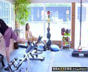 Brazzers - Big Tits In Sports - Abigail Mac Nicole Aniston and Charles Dera -Gym And Juice from brazzers gym