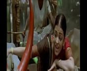 Aishwarya Rai boobs cleavage show in guru song from aishwarya rajesh ass show