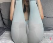 Extremely wet pussy cum with squirt in leggings from yoga pants