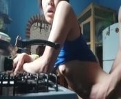 Amateur wife used in the kitchen from saxi comady vid dow