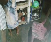 ගෙදර වැඩට ආපු ගෑනිට හාමු මහත්තයා කරන දේ | srilanka kitchen fucking hamu mahaththya. from xxnew mp44