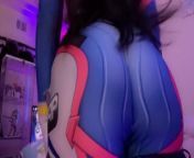 Dva tries on a pair of TIGHT jeans over her ass from smart fucking