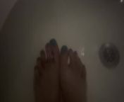 bath toes from toenail polish